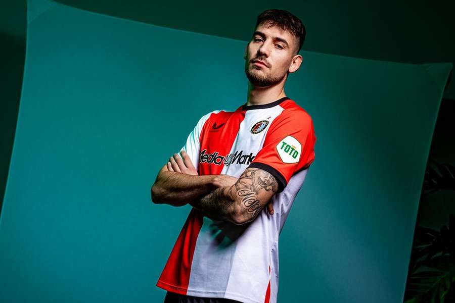 Feyenoord announce signing of Brighton midfielder Jakub Moder |  Flashscore.co.uk