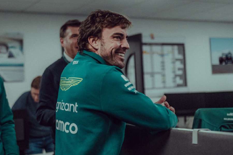 Fernando Alonso rodará este martes y miércoles en Jerez con el Aston Martin