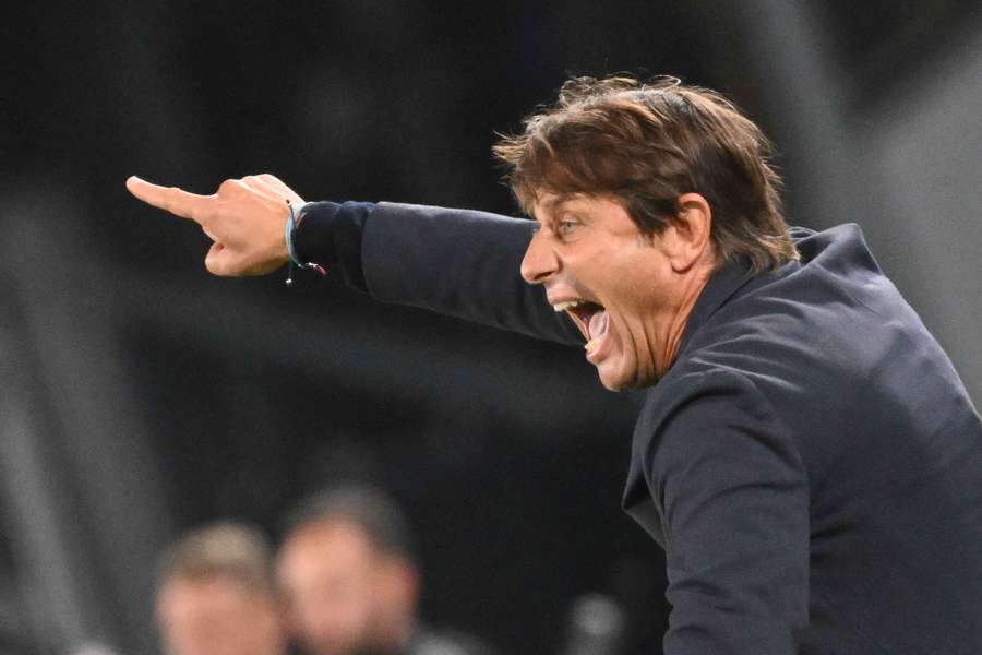 Antonio Conte, treinador do Nápoles Antonio Conte, treinador do Nápoles
