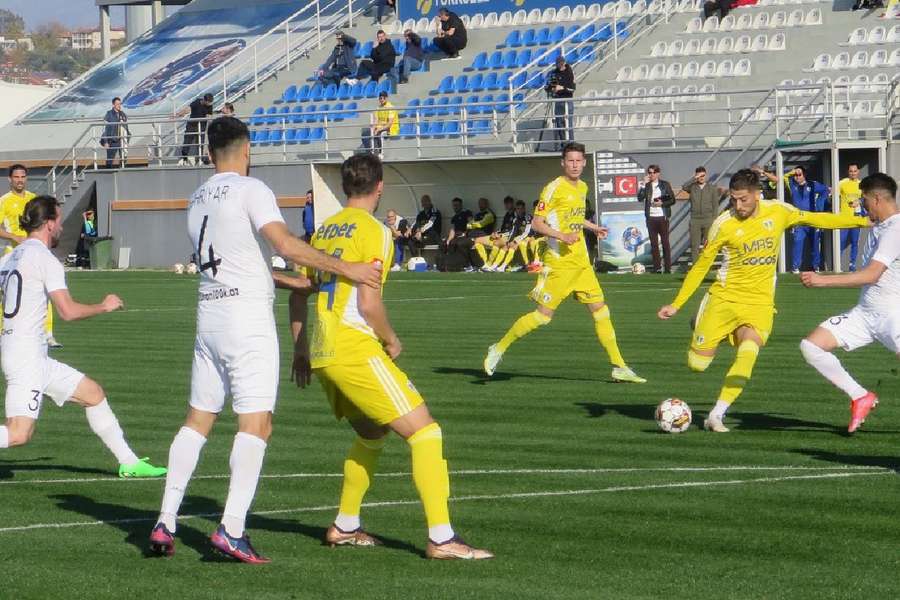 Petrolul Ploiești s-a impus cu 3-2 în fața azerilor de la Turan Tovuz.