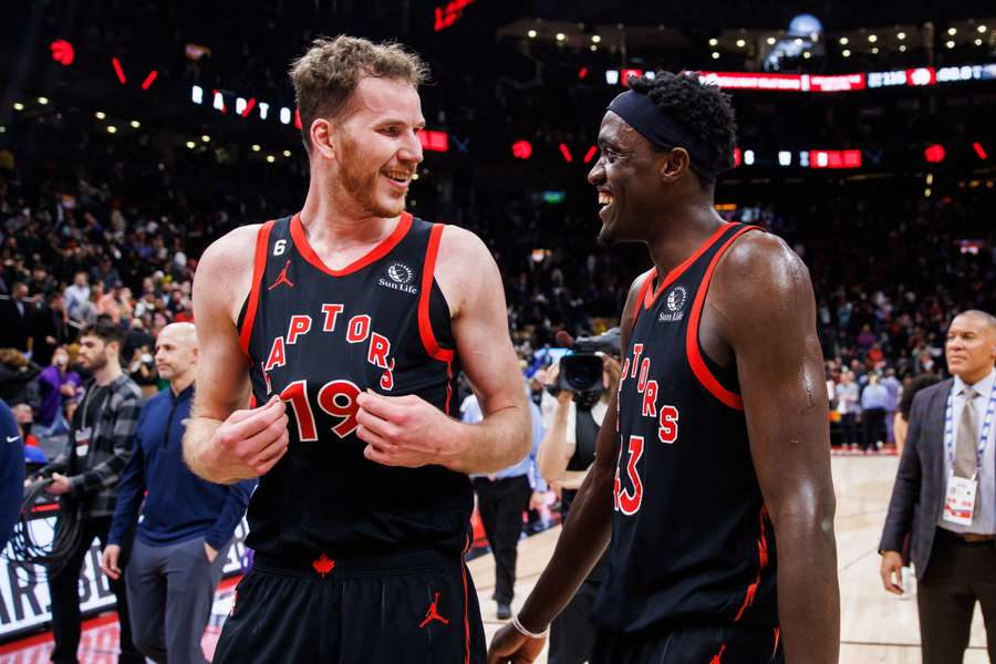 Jakob Poeltl e Pascal Siakam