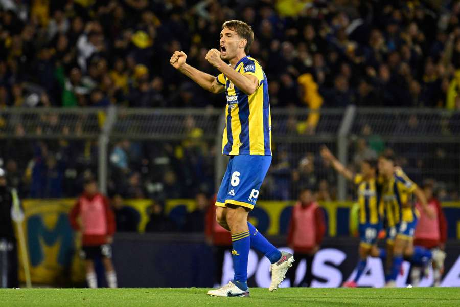 Rosario Central homenajea a Russo  