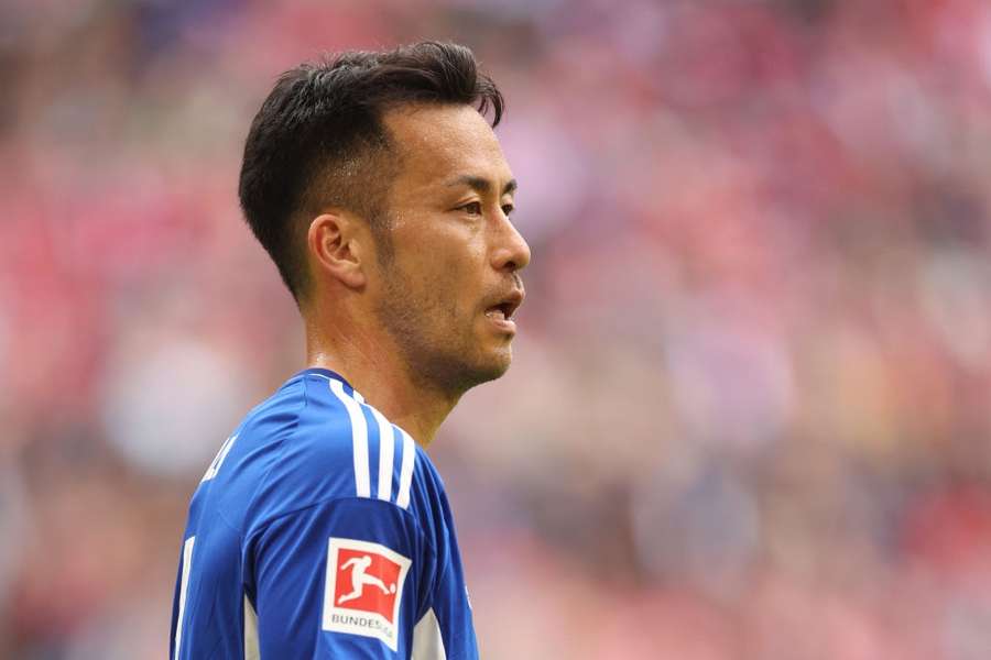 Yoshida com a camisa do Shalke