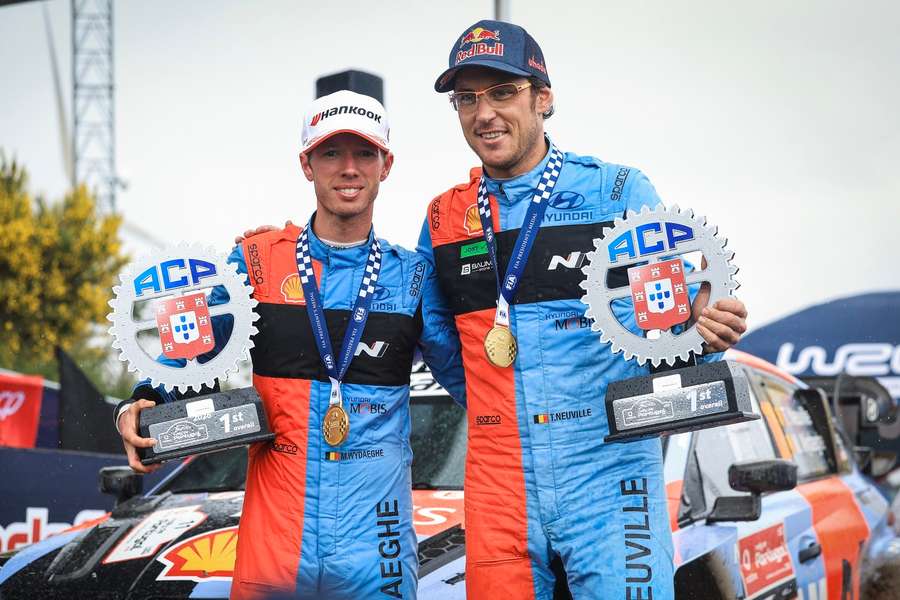 Thierry Neuville com o co-piloto Martijn Wydaeghe