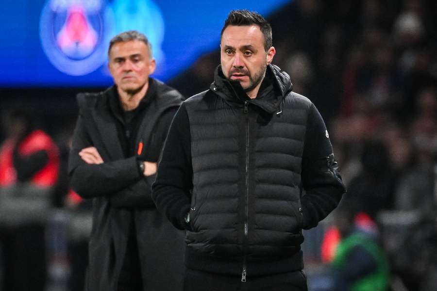 Des supporters de Tottenham s'opposent à l'arrivée de Roberto De Zerbi Des supporters de Tottenham s'opposent à l'arrivée de Roberto De Zerbi