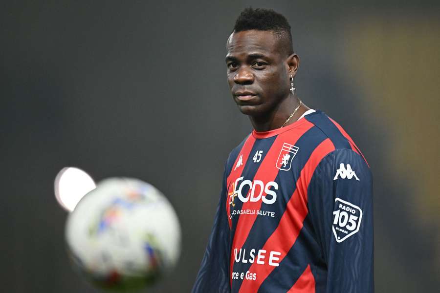 Balotelli garante que vai ficar no Genoa