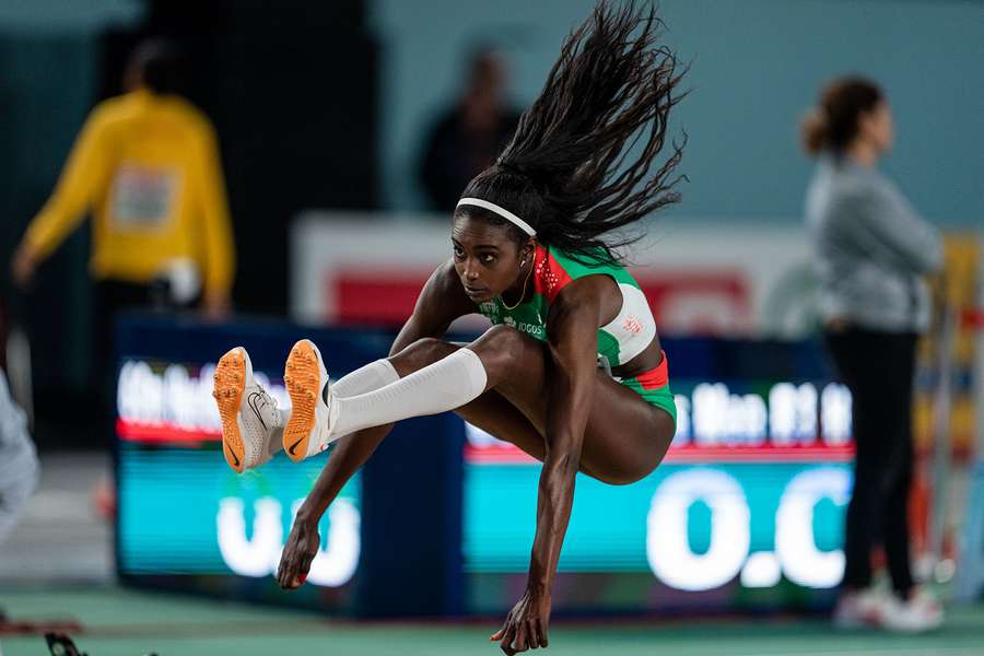 Evelise Veiga bronze no salto em comprimento do meeting de Guadalajara