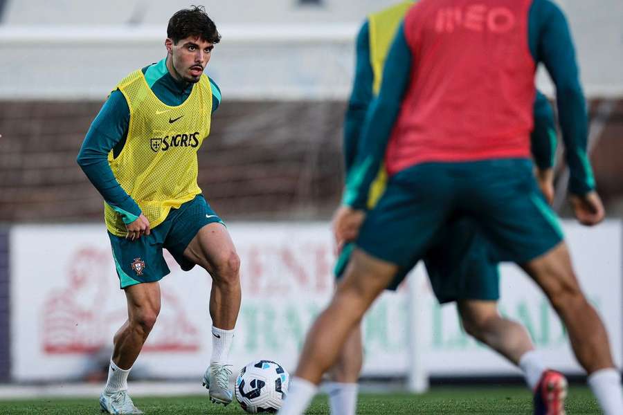 Pedro Neto faz parte das escolhas de Roberto Martínez