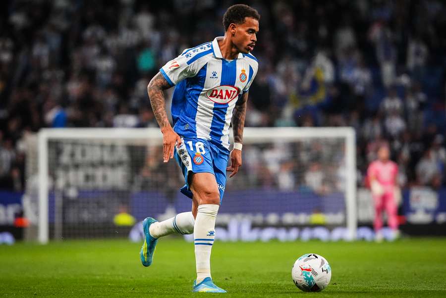 Cyril Ngonge con la maglia dell'Espanyol