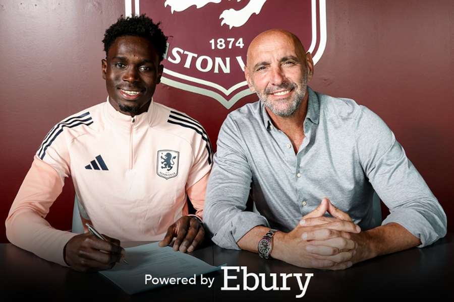 Modou Cissé assinou com o Aston Villa
