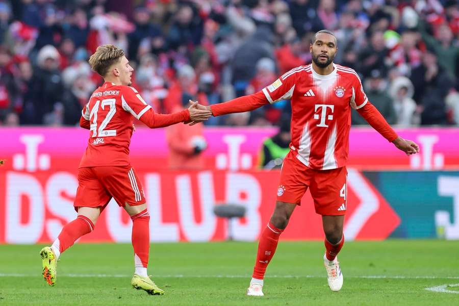 Lennart Karl (l.) leitete Bayerns Aufholjagd ein