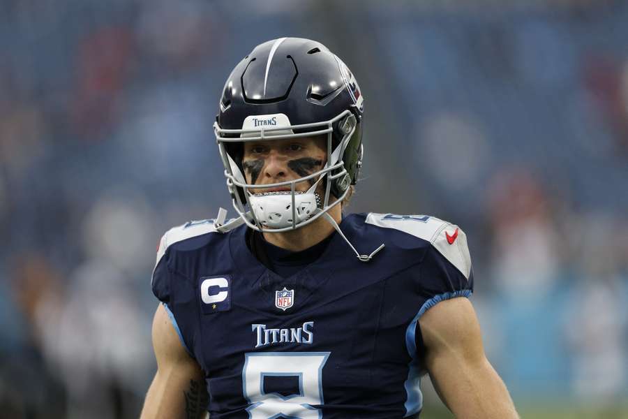Tennessee Titans quarterback Will Levis heading to the bench against the Cincinnati Bengals 2024