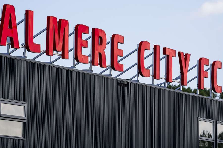 Clubpsycholoog Annemieke Zijerveld werkt voorlopig niet voor Almere City