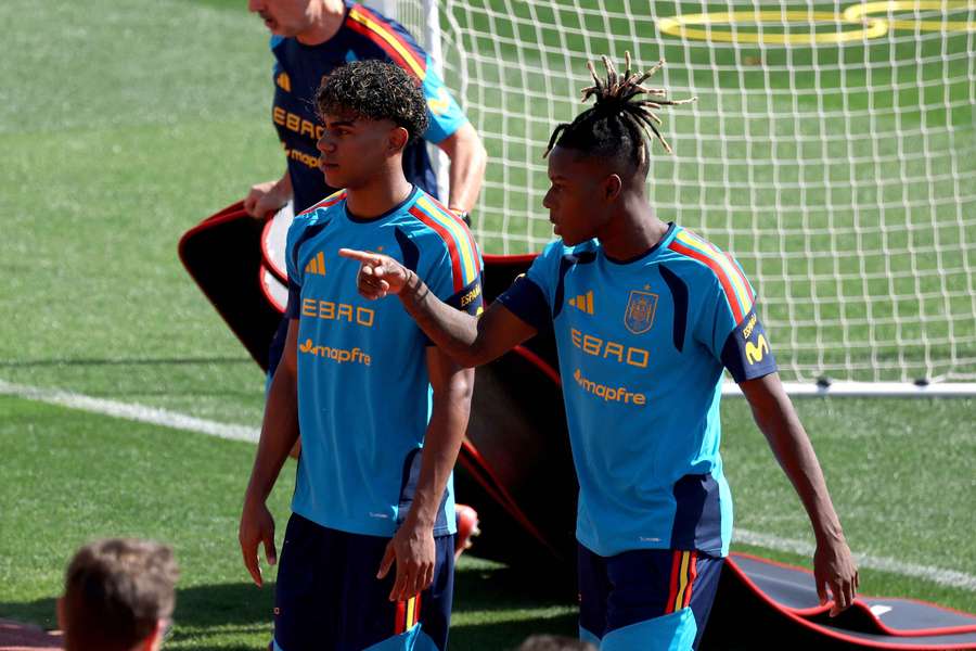 Nico y Lamine, a menor ritmo que los demás