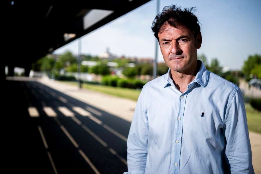 Santi Denia ha sido nombrado nuevo entrenador de la selección checa de fútbol. Santi Denia ha sido nombrado nuevo entrenador de la selección checa de fútbol.
