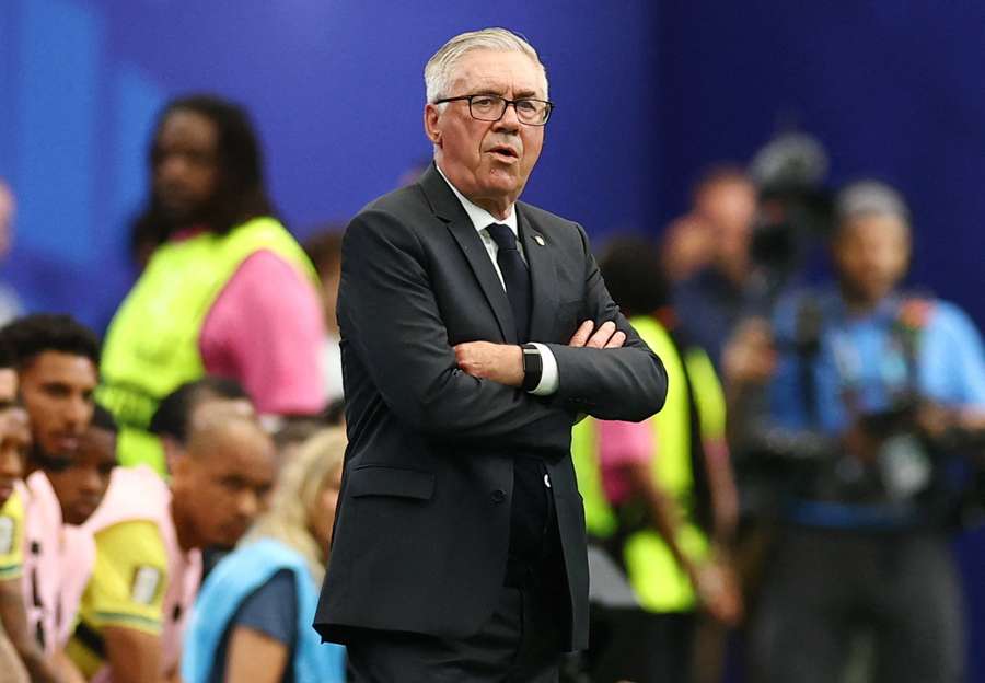 Ancelotti pensieroso
