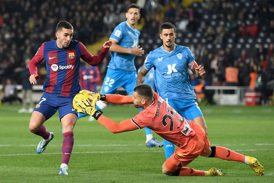 Goleiro português Maximiano teve grande atuação no Estádio Olímpico