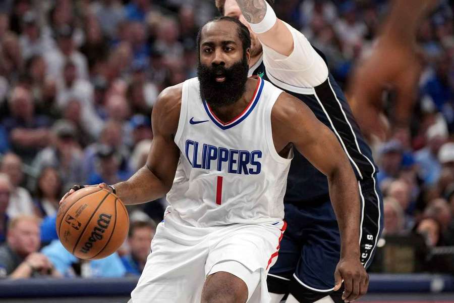 James Harden bude i nadále působit v organizaci Clippers. James Harden bude i nadále působit v organizaci Clippers.