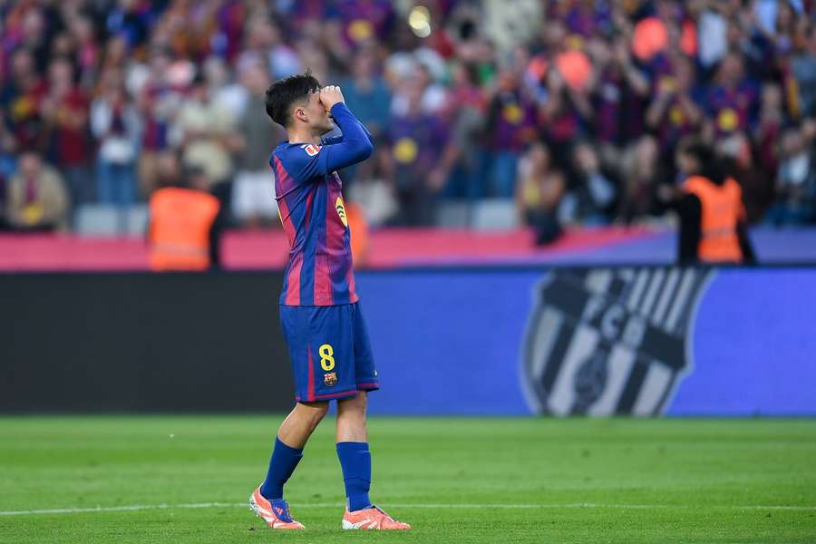 Pedri está de volta ao Barcelona