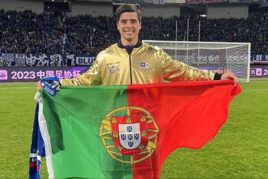 João Carlos Teixeira celebrou a conquista da Taça da China