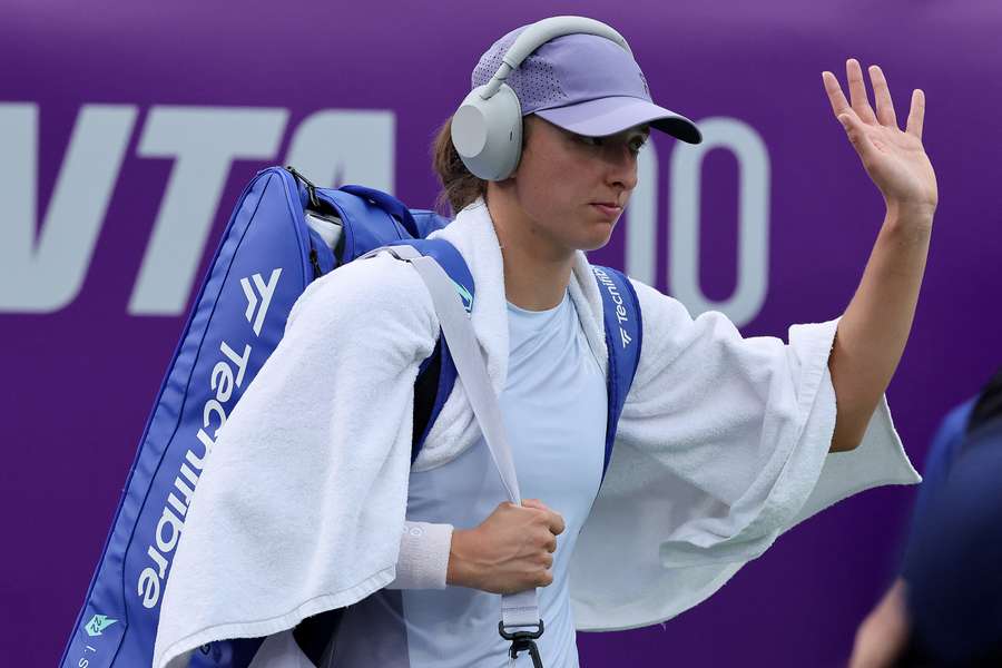 Tenis Flash: Świątek gra o tytuł w Seulu. Europejczycy z problemami w Laver Cup