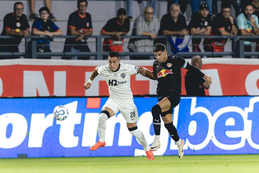 Cuello não comemorou gol contra ex-clube Cuello não comemorou gol contra ex-clube