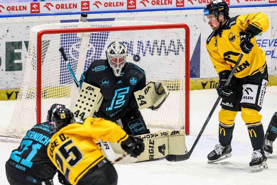 Frodl nedostal ani gól. Frodl nedostal ani gól.