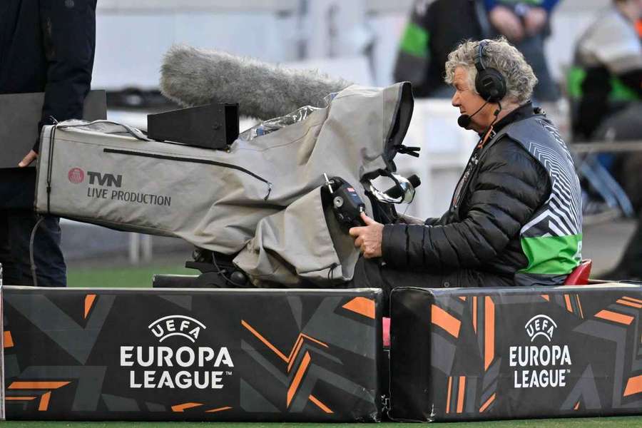 Operator TV la un meci din Europa League Operator TV la un meci din Europa League