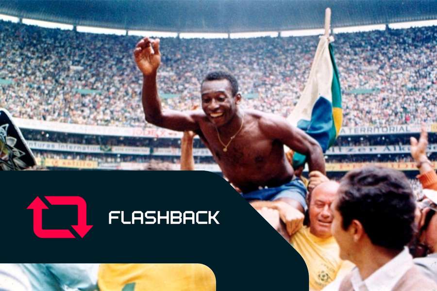 Pelé nos ombros dos seus companheiros de equipa após a vitória do Brasil por 4-1 sobre a Itália na final do Campeonato do Mundo de 1970.