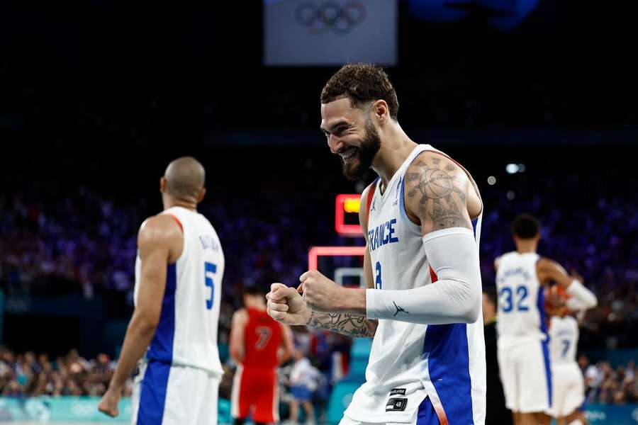 França segue em frente na prova de basquetebol masculino