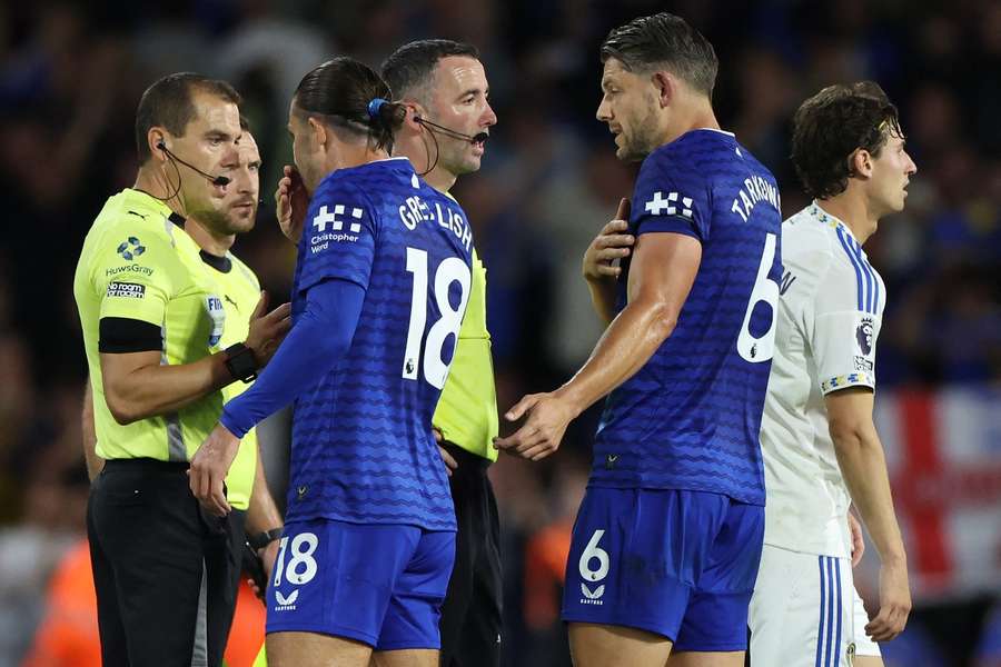 Obránce Evertonu Tarkowski: Nikdy to nebyla penalta!
