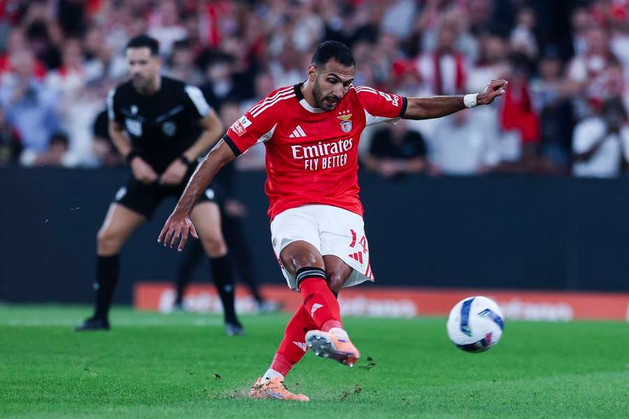 Pavlidis, jogador do Benfica