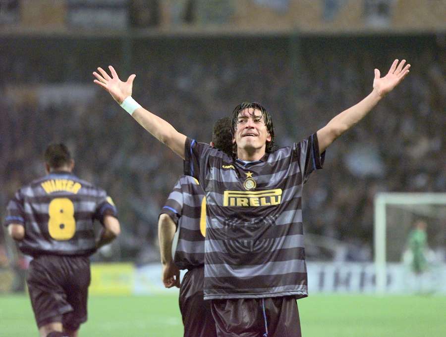 Zamorano, el 1+8 del Inter de Milão Zamorano, el 1+8 del Inter de Milão