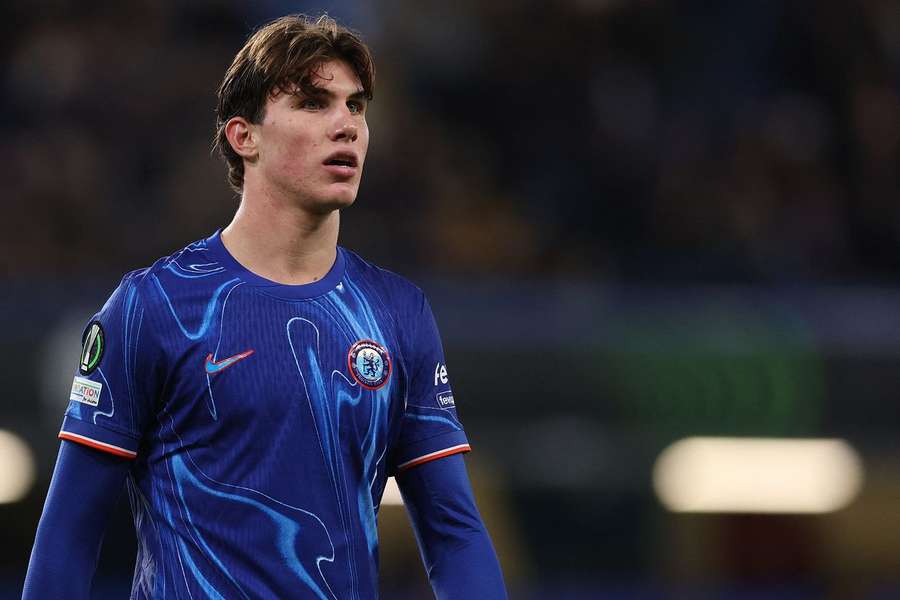 Casadei sem espaço no Chelsea