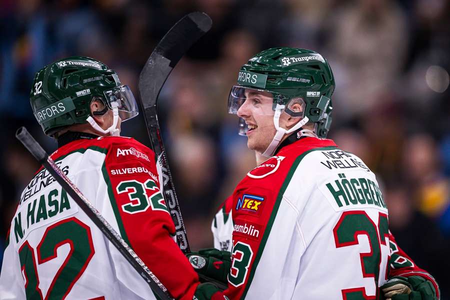 Linus Hogberg (right) celebrates with Noah Hasa