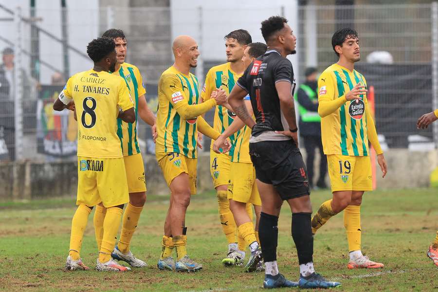 Tondela goleou em Vila Real Tondela goleou em Vila Real