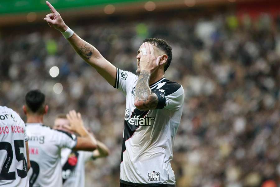 Pablo Vegetti fechou a conta em Manaus Pablo Vegetti fechou a conta em Manaus