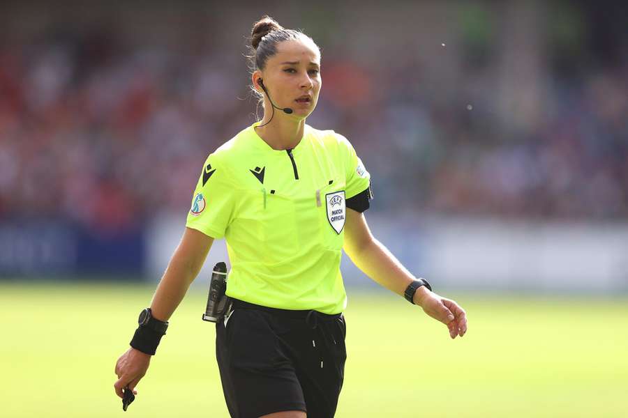 Iuliana Demetrescu va arbitra în sferturile de finală ale Ligii Campionilor la fotbal feminin