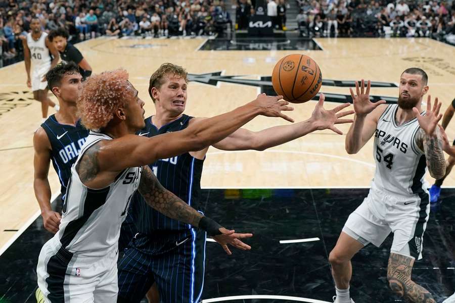 Jeremy Sochan zdobył 12 punktów, a San Antonio Spurs pokonuje Orlando Magic