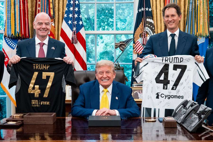 Infantino e Trump durante encontro na Casa Branca