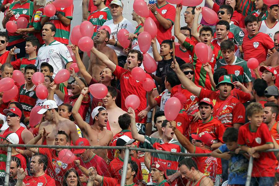 A entusiasmada torcida da Portuguesa no Canindé