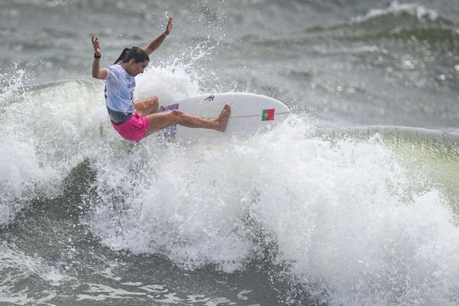 Surfista Teresa Bonvalot convocada para etapas de Pipeline e Sunset no Havai