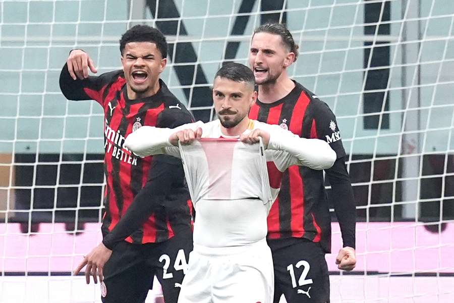 Nicolae Stanciu după ce a ratat penalty în meciul cu AC Milan Nicolae Stanciu după ce a ratat penalty în meciul cu AC Milan