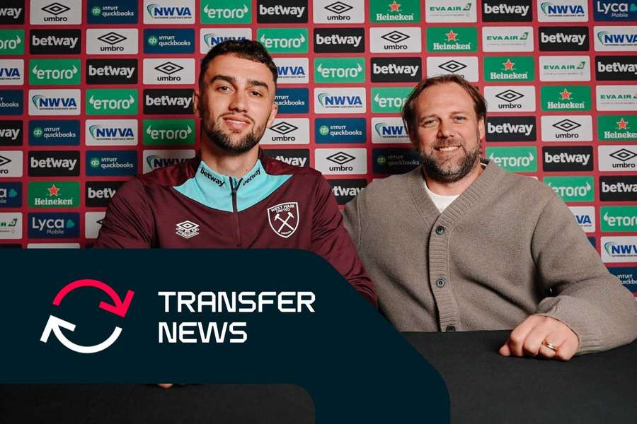 Max Kilman signs his deal with West Ham