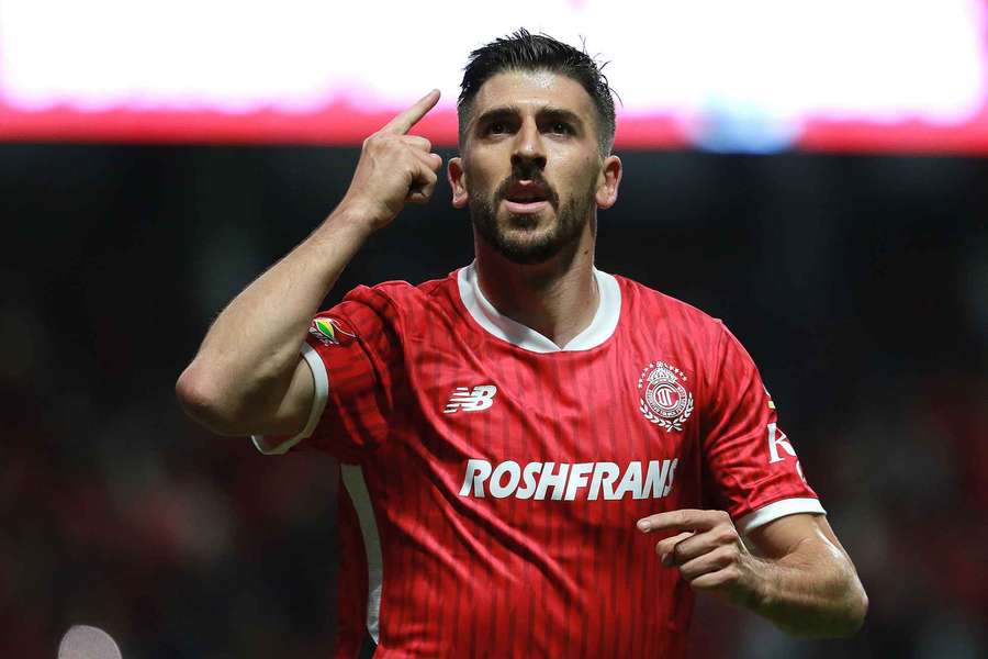 Paulinho ao serviço do Toluca