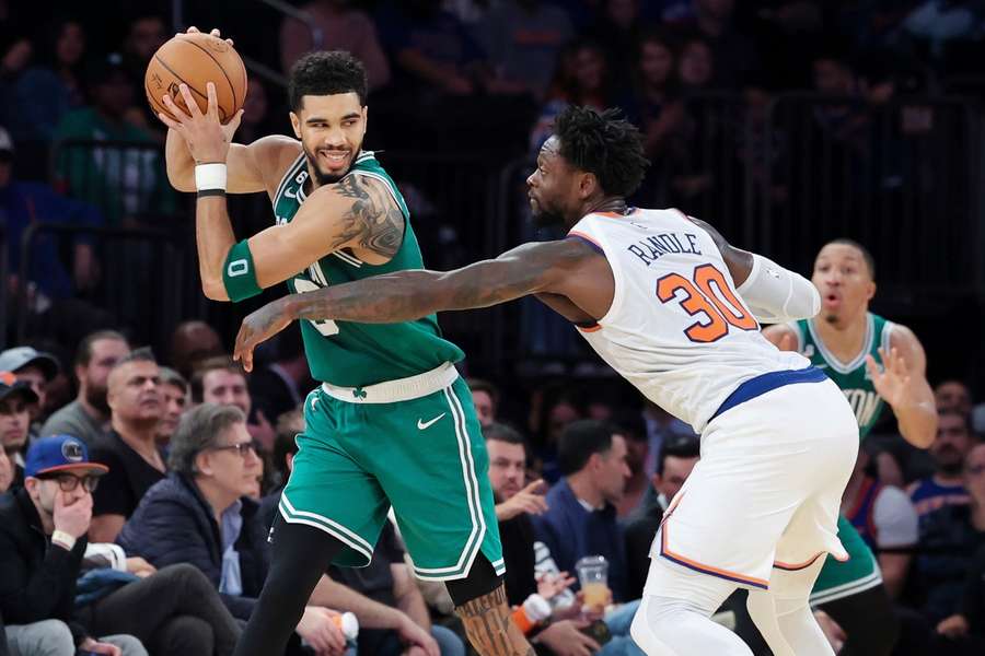 Boston Celtics a reușit 27 de aruncări de 3p în meciul cu NY Knicks, un record al clubului