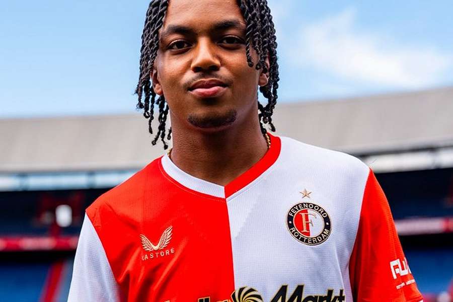 DONE DEAL: Feyenoord sign Brentford winger Peters