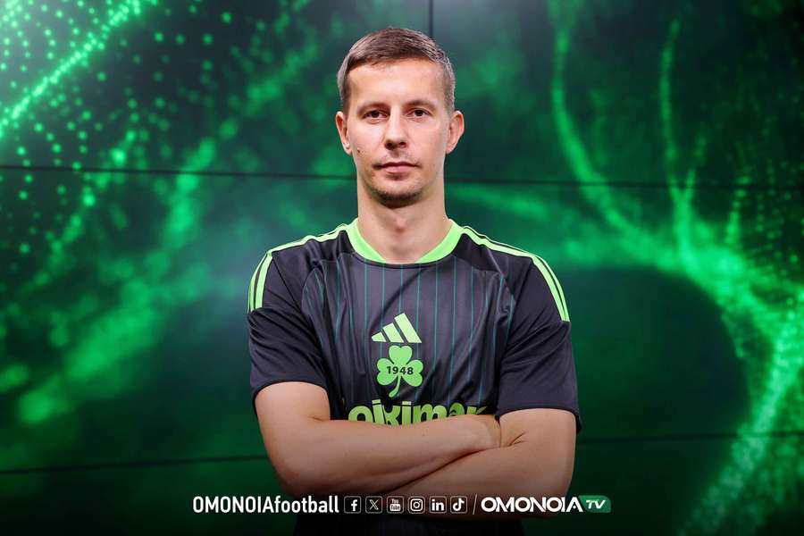 Ľubomír Šatka v nových farbách. Ľubomír Šatka v nových farbách.