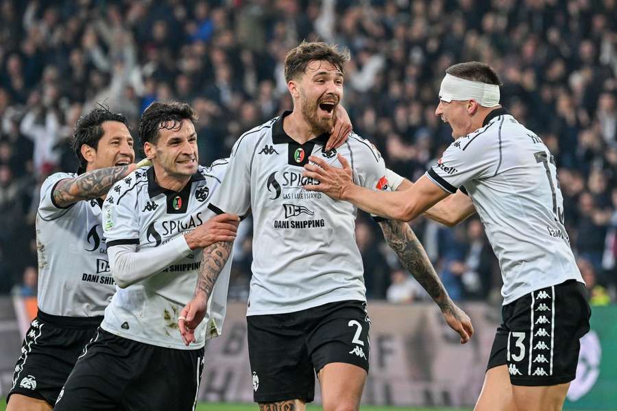 Esultanza al 3-2 per lo Spezia Esultanza al 3-2 per lo Spezia