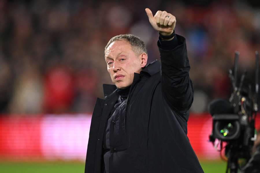 Nottingham Forest's Welsh manager Steve Cooper gestures to the fans ahead of kick-off